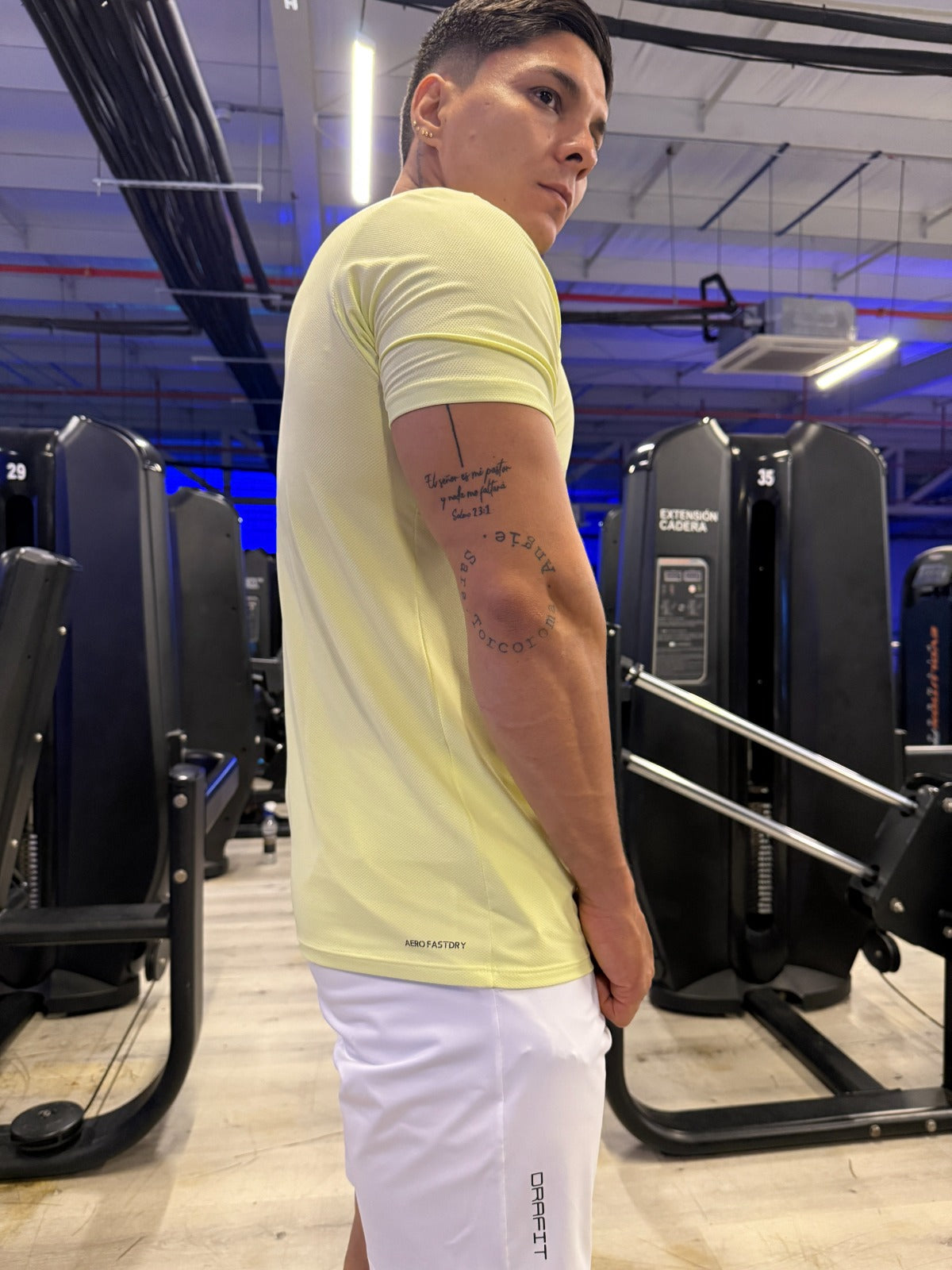 Camiseta Drafit Essentials Amarillo