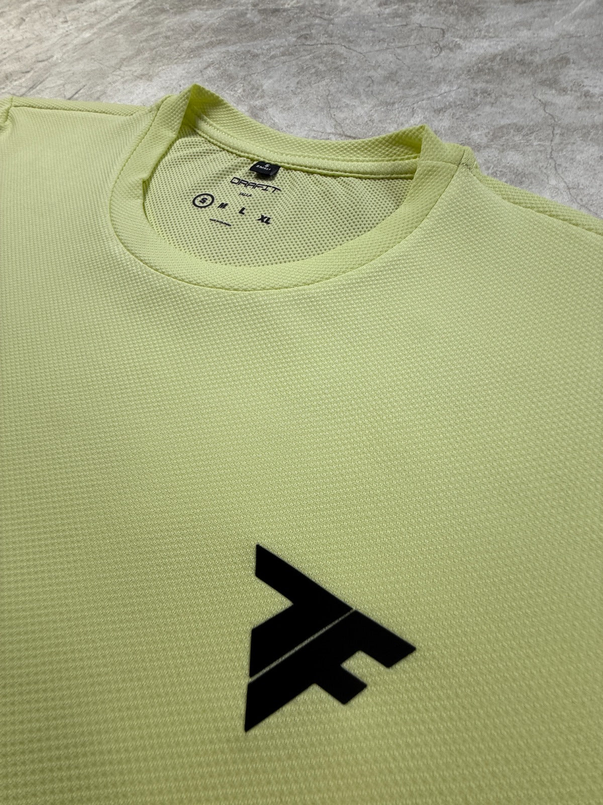 Camiseta Drafit Essentials Amarillo