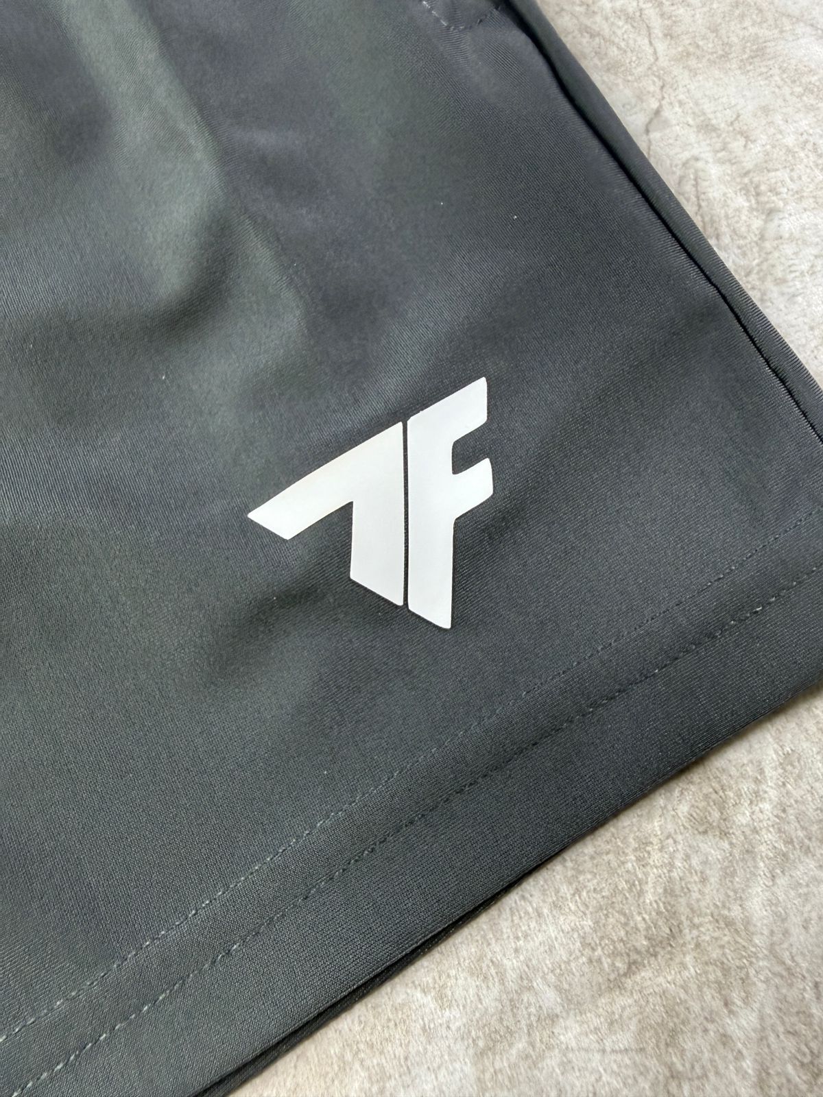 Pantaloneta Corta Gris