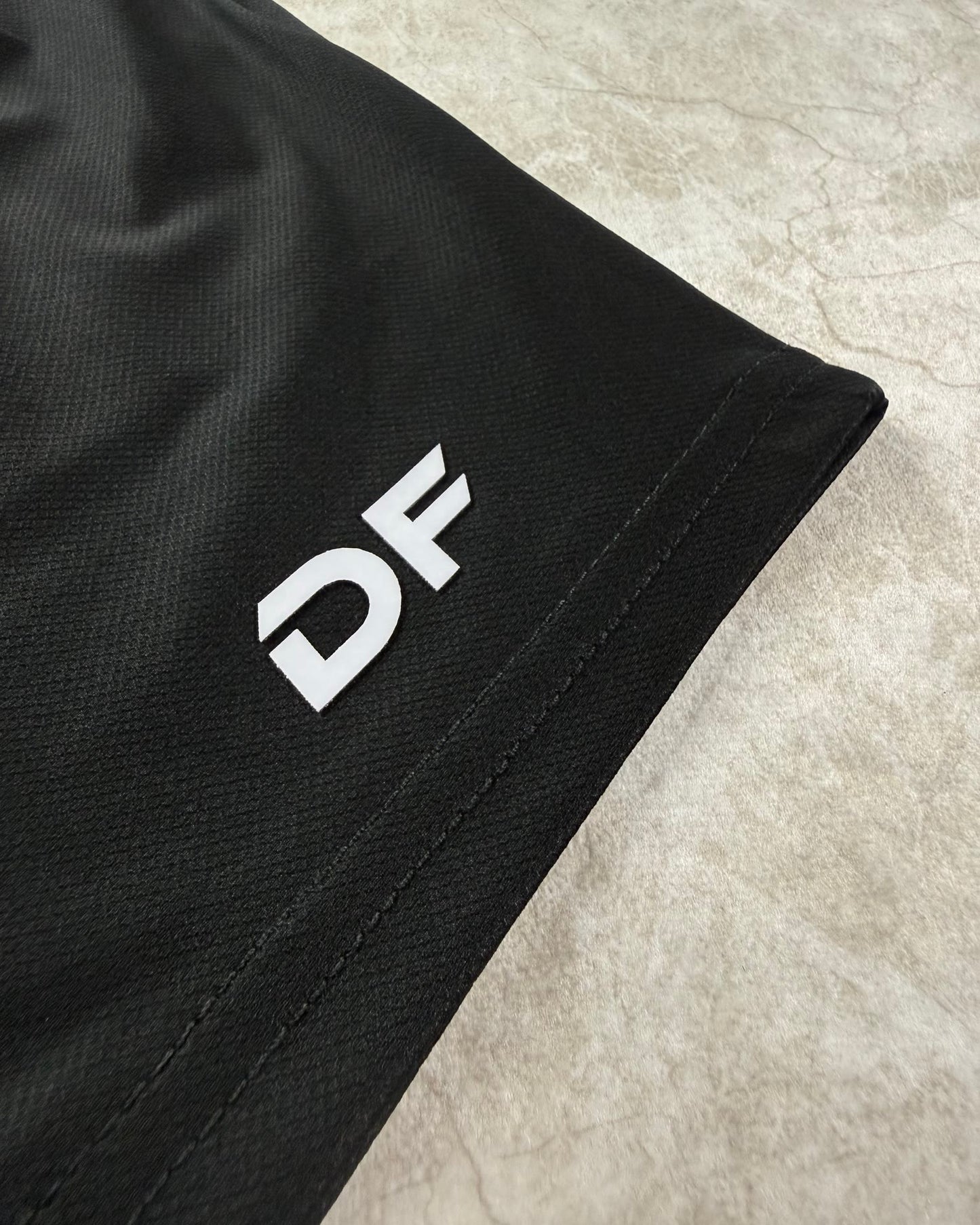 Pantaloneta Deportiva Apparel Negro