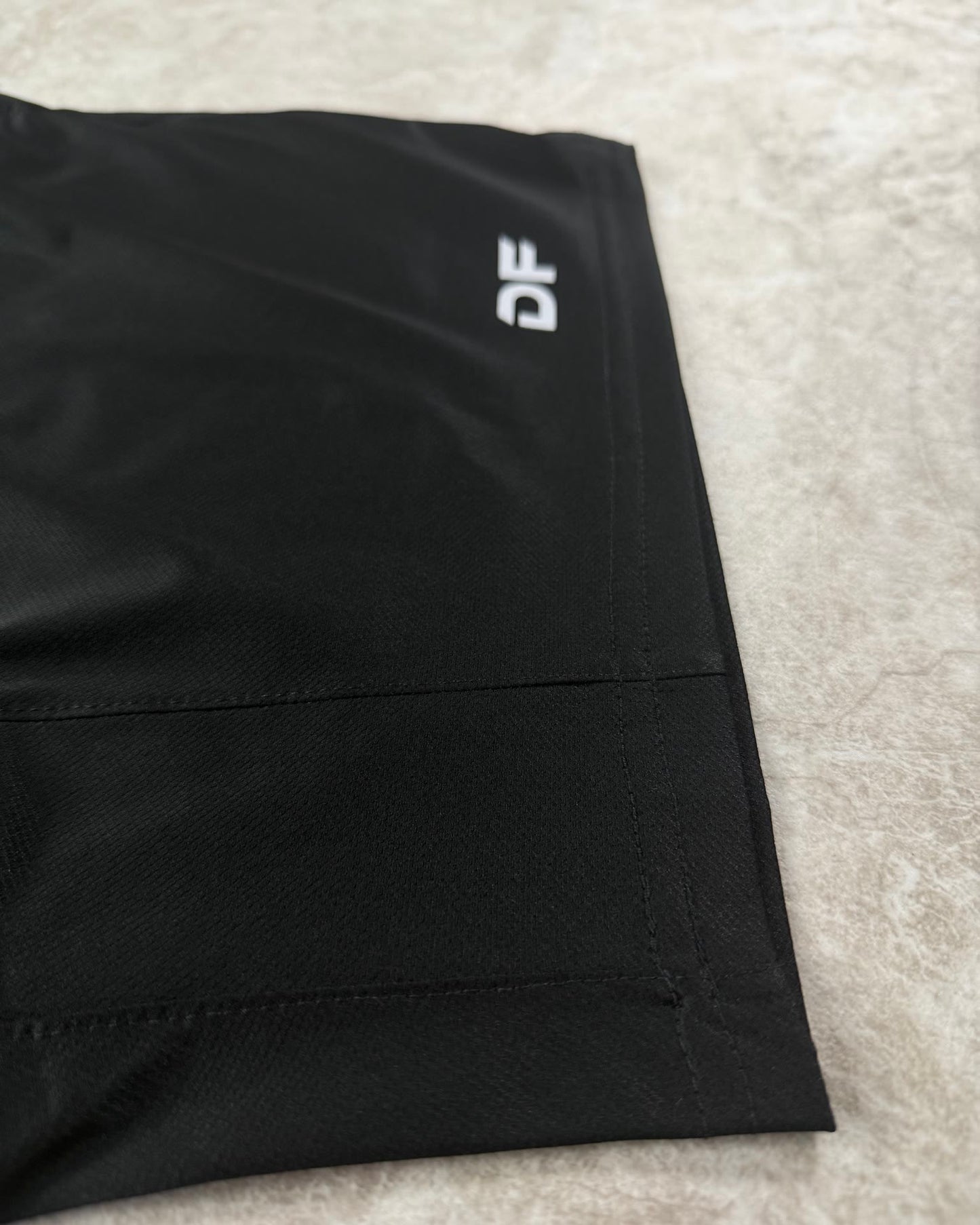 Pantaloneta Deportiva Apparel Negro