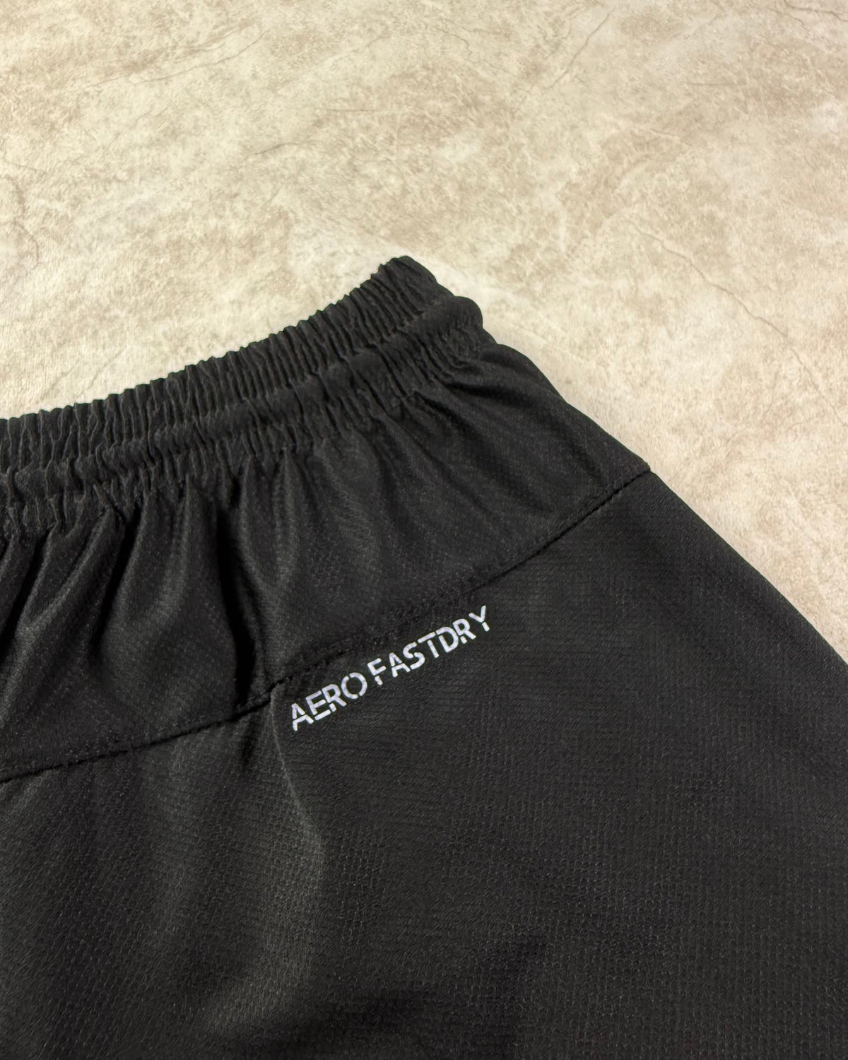 Pantaloneta Deportiva Apparel Negro