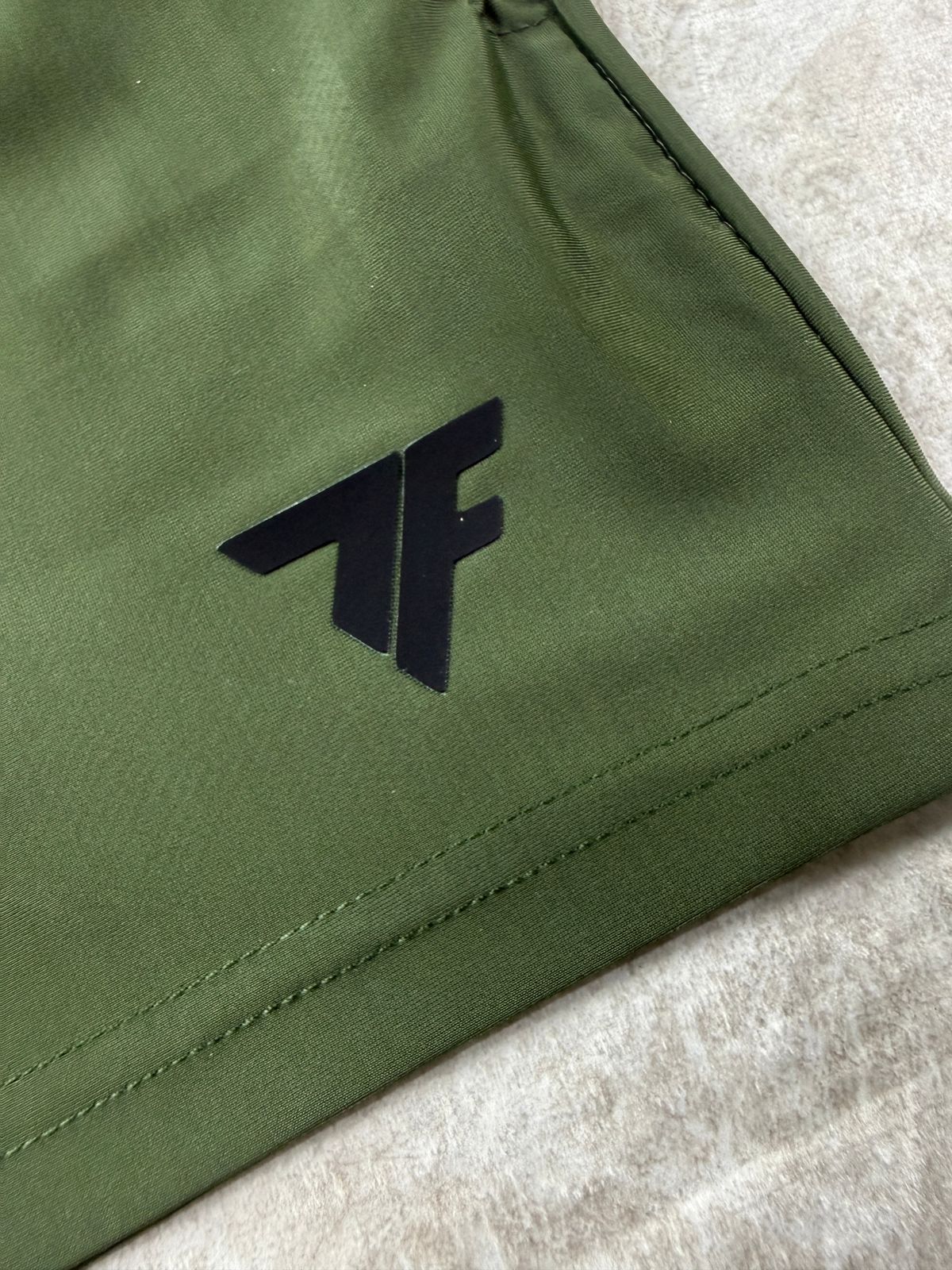 Pantaloneta Larga Oliva